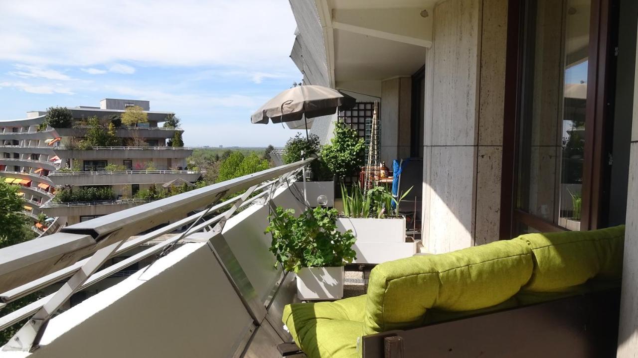 Homestay Guestroom With Wide View And Pool Near Side, 2nd Guest With Extra Bed Possible *