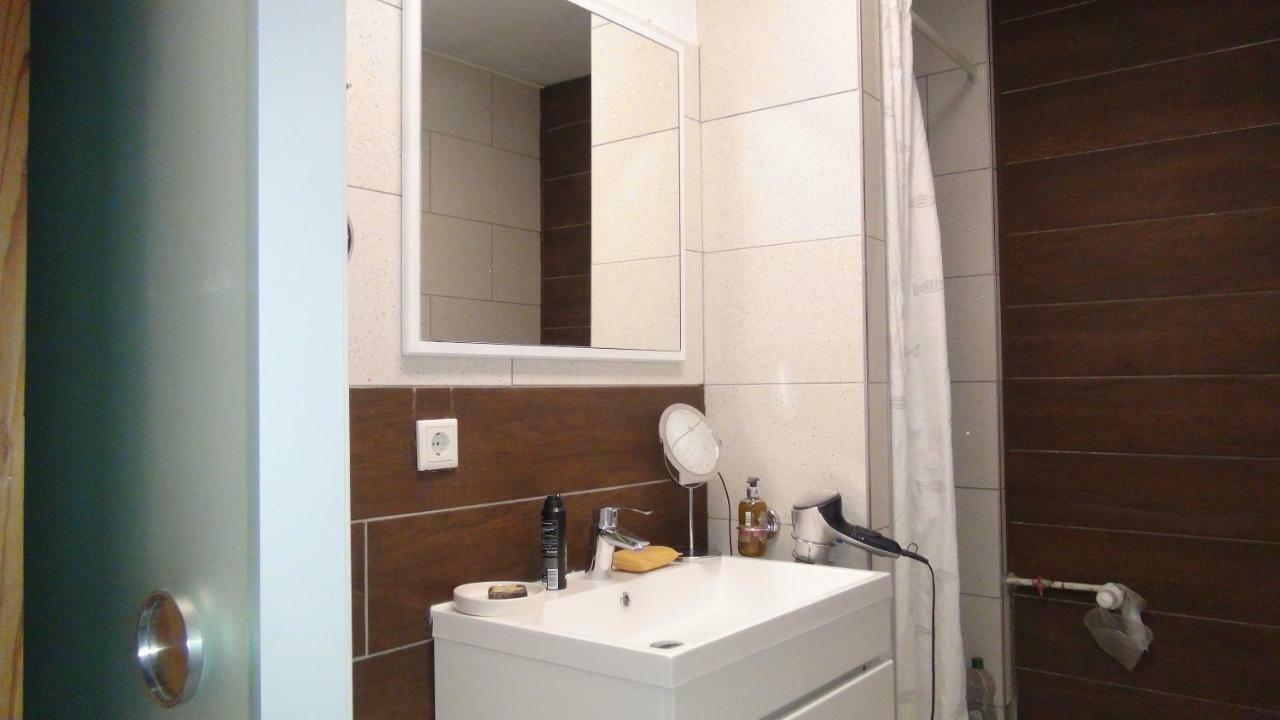 Guestroom With Wide View And Pool Near Side, 2nd Guest With Extra Bed Possible Homestay