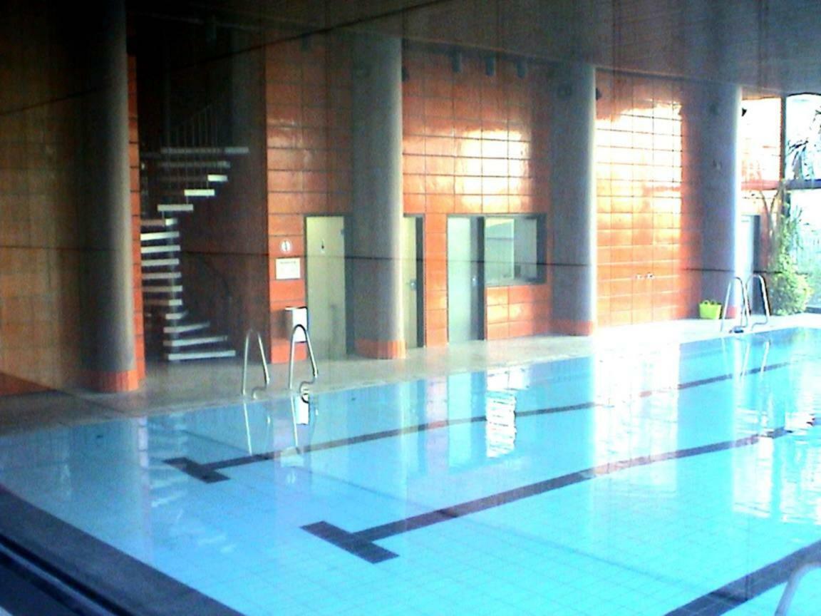 Guestroom With Wide View And Pool Near Side, 2nd Guest With Extra Bed Possible Homestay *