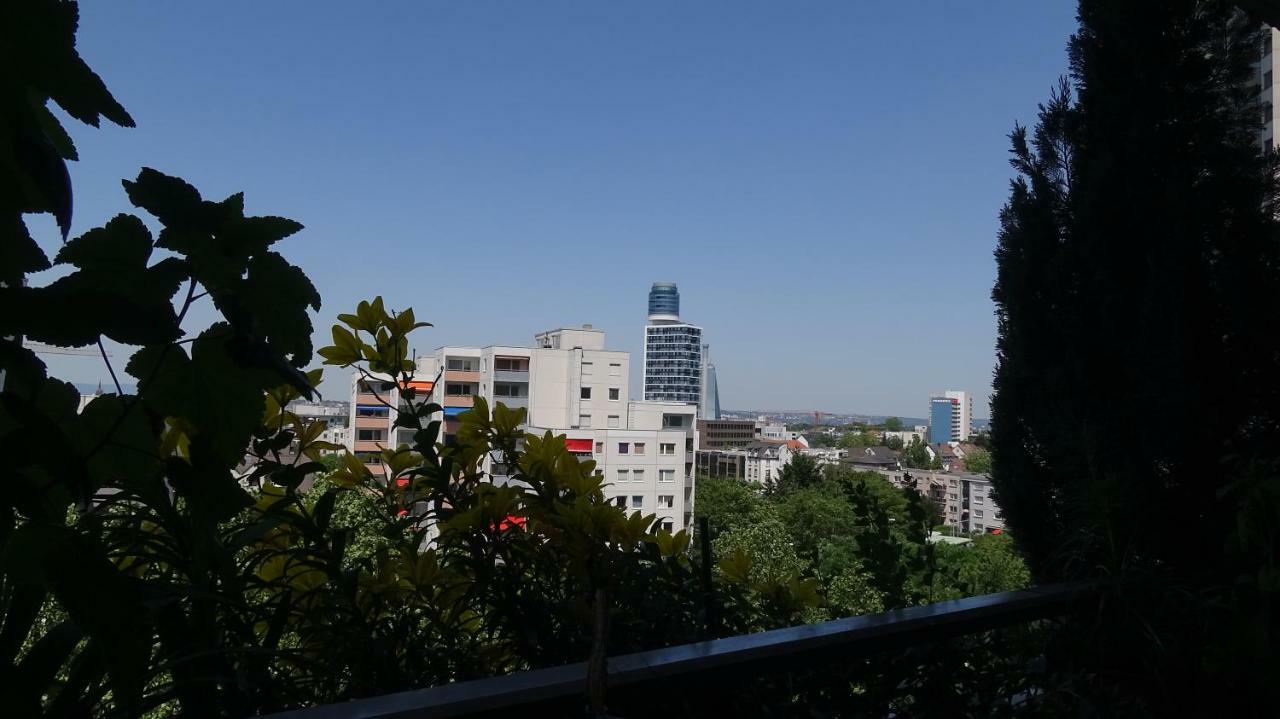 Homestay Guestroom With Wide View And Pool Near Side, 2nd Guest With Extra Bed Possible